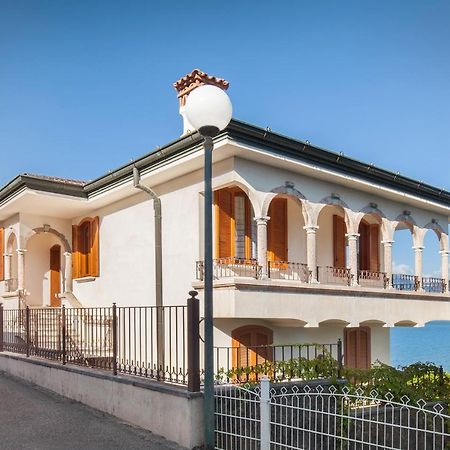 Villa Francesca-Grande Appartamento In Riva Al Lago ブレンゾーネ エクステリア 写真