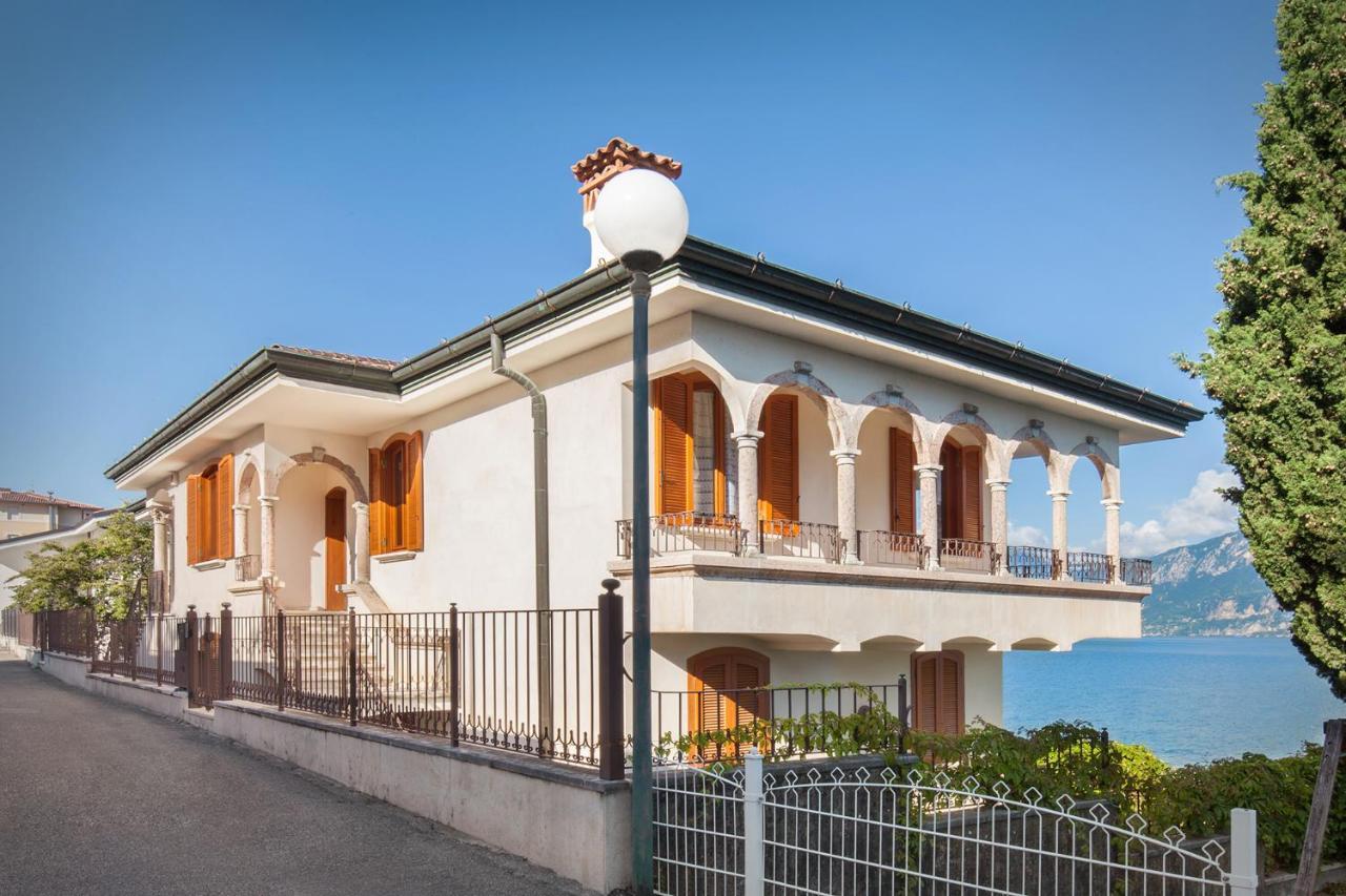 Villa Francesca-Grande Appartamento In Riva Al Lago ブレンゾーネ エクステリア 写真