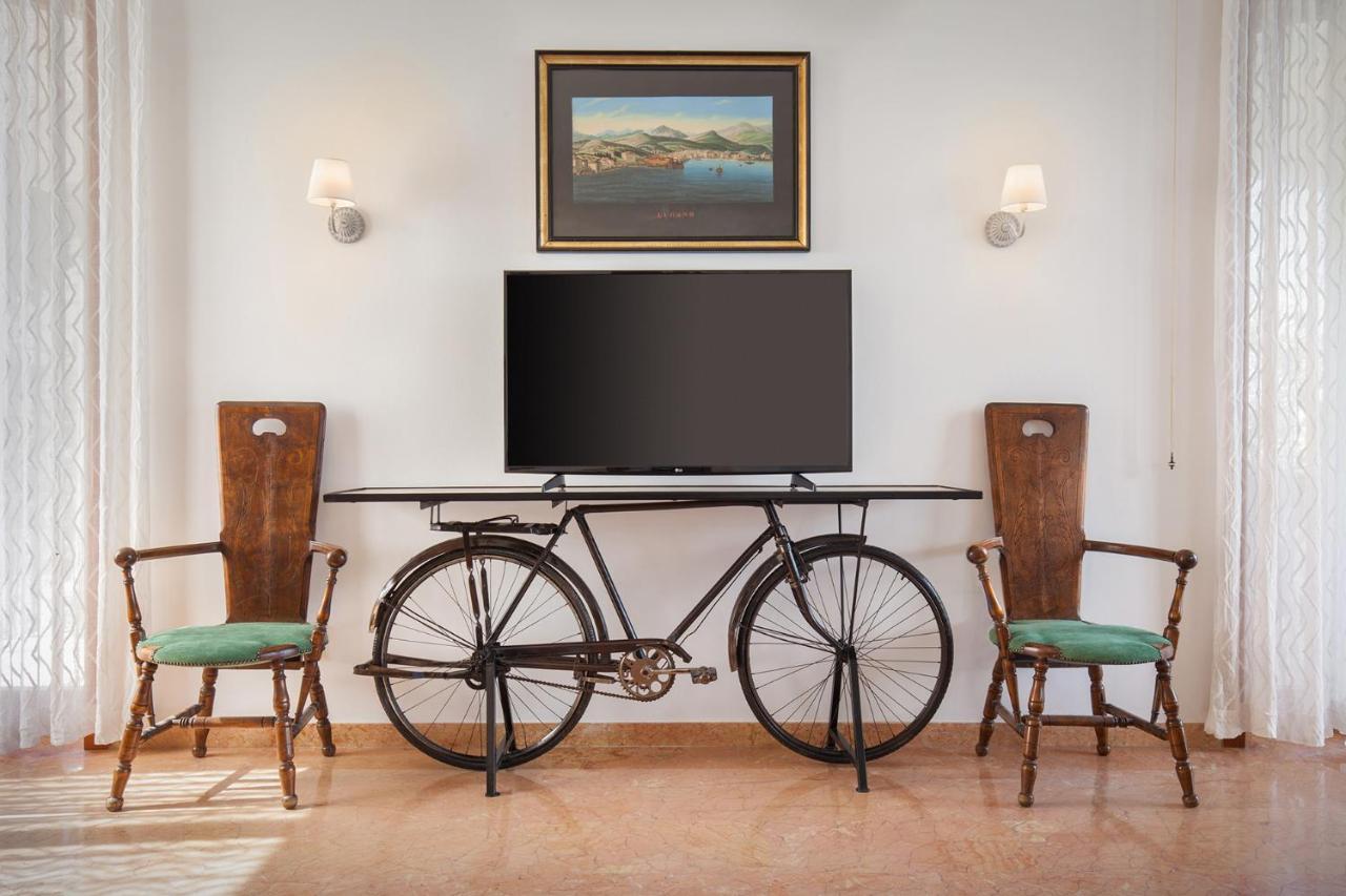 Villa Francesca-Grande Appartamento In Riva Al Lago ブレンゾーネ エクステリア 写真